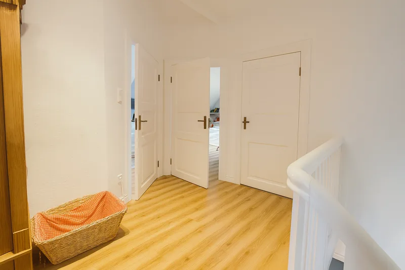Stylish town villa facing south – prime location with charm