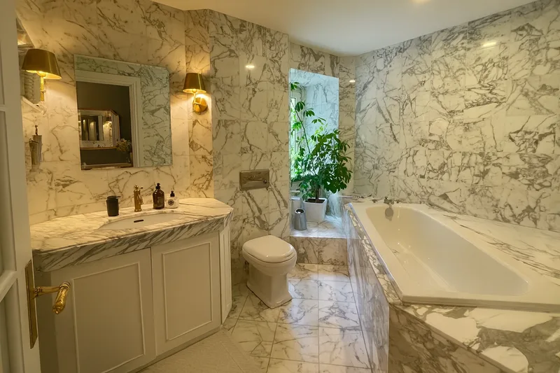 Stylish town villa facing south – prime location with charm