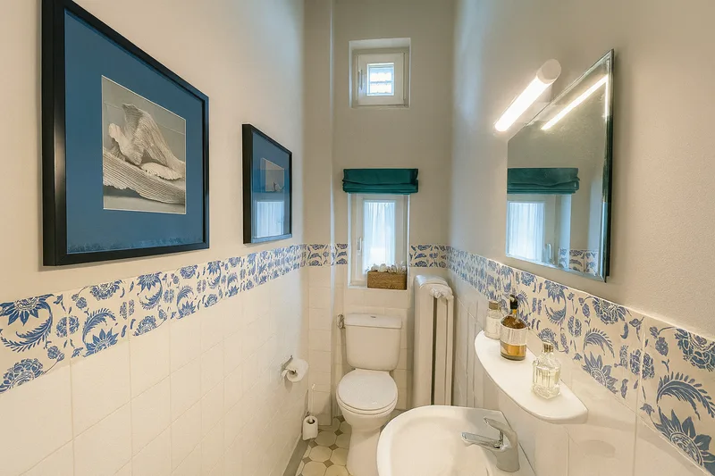 Stylish town villa facing south – prime location with charm