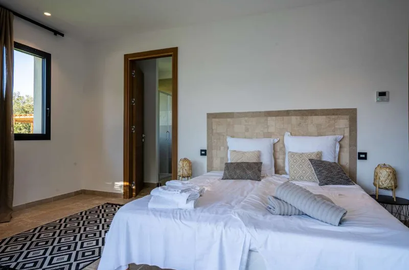 EXCEPTIONAL PROPERTY AT THE GATES OF SAINT-TROPEZ