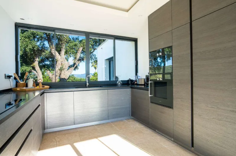 EXCEPTIONAL PROPERTY AT THE GATES OF SAINT-TROPEZ