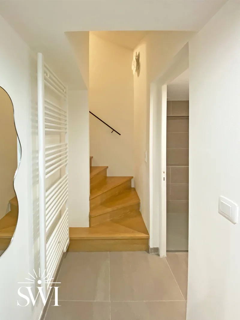 FURNISHED GEM WITH GOLF VIEW