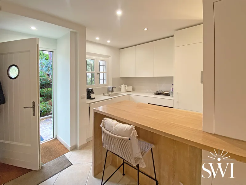 FURNISHED GEM WITH GOLF VIEW