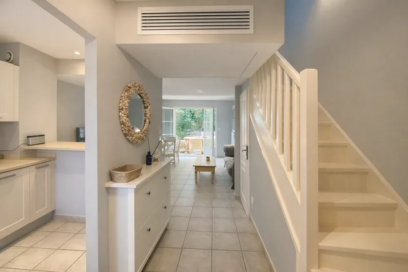 SOLD - ELEGANT HOUSE IN A PRIVATE AND SECURE ESTATE WITH SWIMMING POOL