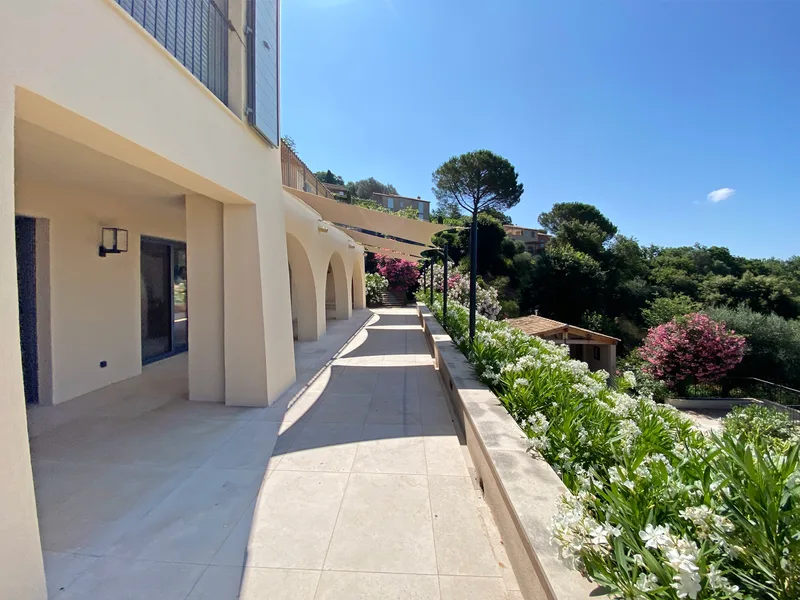 LUXURY JEWEL WITH MAGNIFICENT SEA VIEW, WALKING DISTANCE TO THE VILLAGE