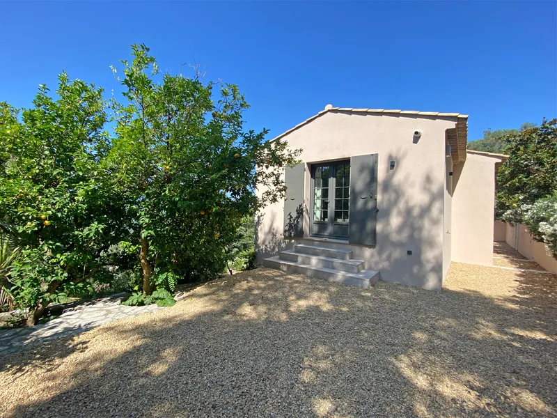 LUXURY JEWEL WITH MAGNIFICENT SEA VIEW, WALKING DISTANCE TO THE VILLAGE