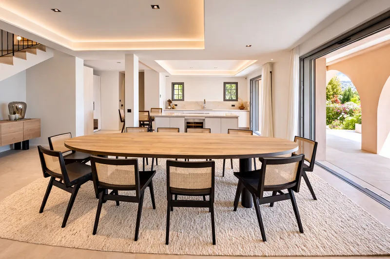 LUXURY JEWEL WITH MAGNIFICENT SEA VIEW, WALKING DISTANCE TO THE VILLAGE