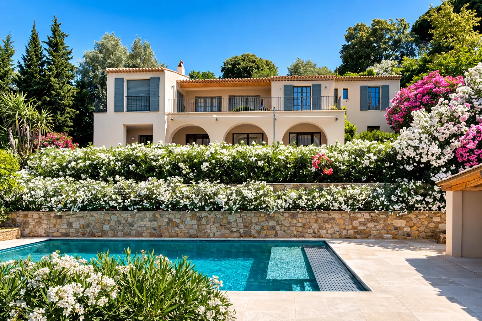 LUXURY JEWEL WITH MAGNIFICENT SEA VIEW, WALKING DISTANCE TO THE VILLAGE