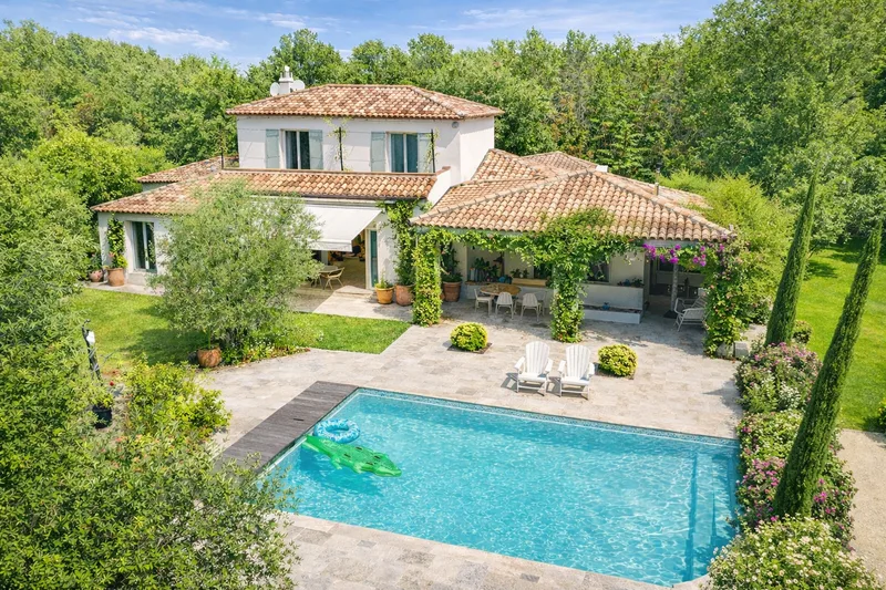 HIGH-QUALITY VILLA WITH HEATED POOL – GULF OF SAINT-TROPEZ