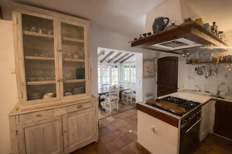 CHARMING PROVENÇAL HOUSE   SEA VIEW AND EXCEPTIONAL SETTING