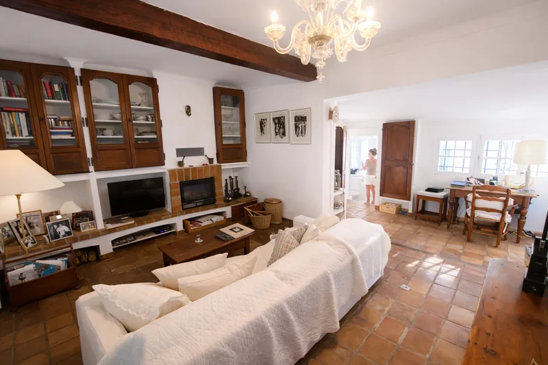 CHARMING PROVENÇAL HOUSE   SEA VIEW AND EXCEPTIONAL SETTING