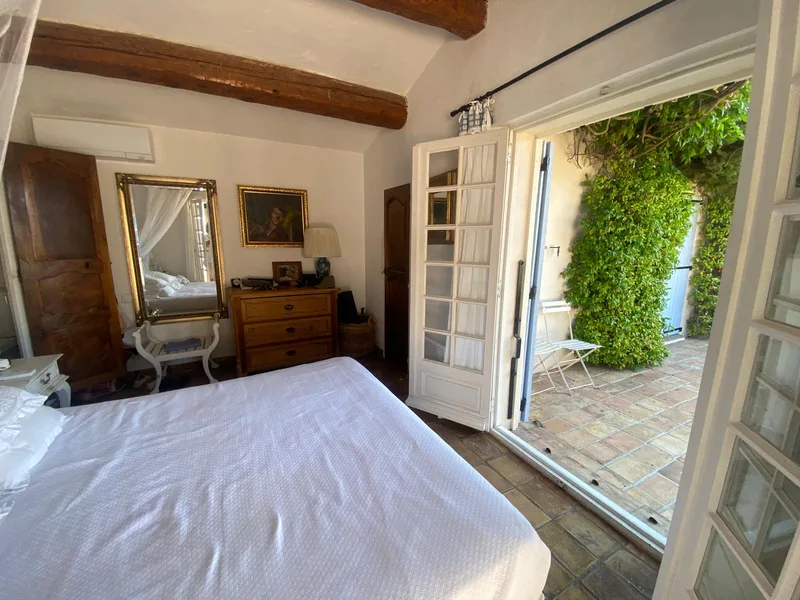 CHARMING PROVENÇAL HOUSE   SEA VIEW AND EXCEPTIONAL SETTING
