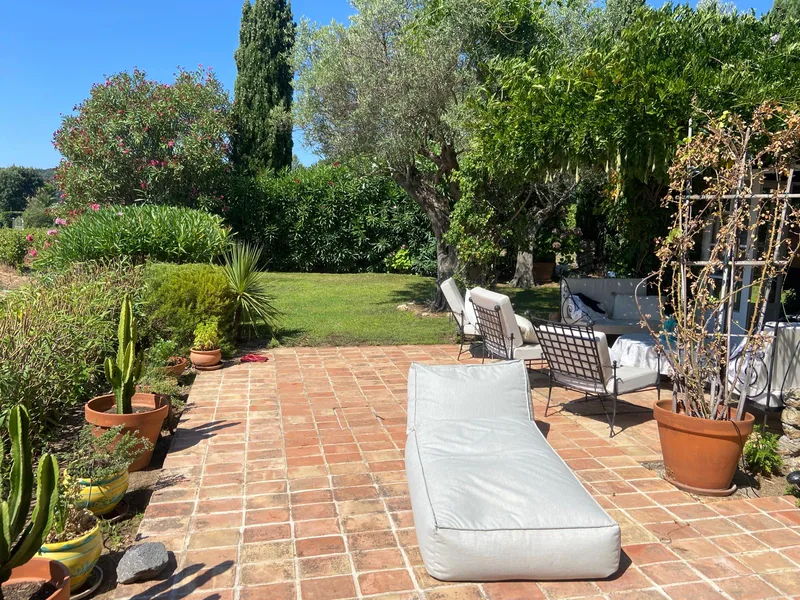 CHARMING PROVENÇAL HOUSE   SEA VIEW AND EXCEPTIONAL SETTING