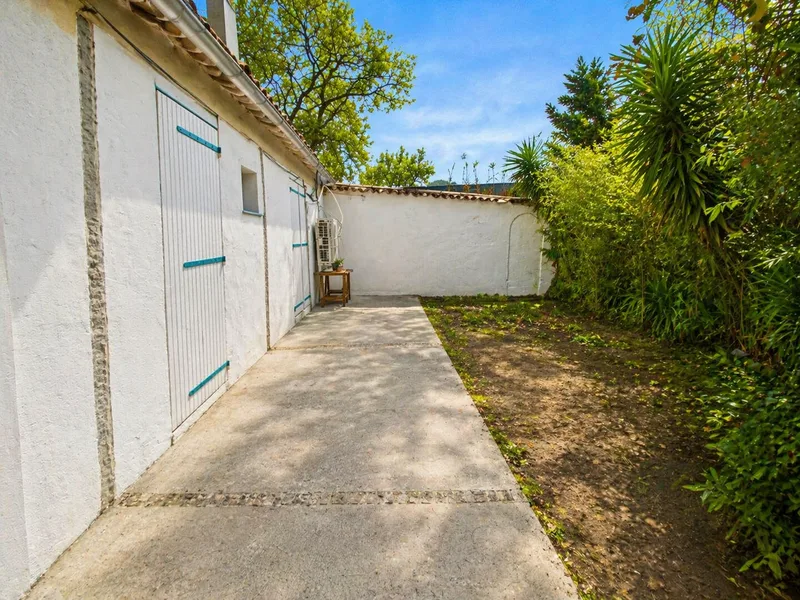 SEMI-DETACHED HOUSE TO RENOVATE IN RAMATUELLE – CLOSE TO BEACHES, SOUTH-FACING  DEUTSCH