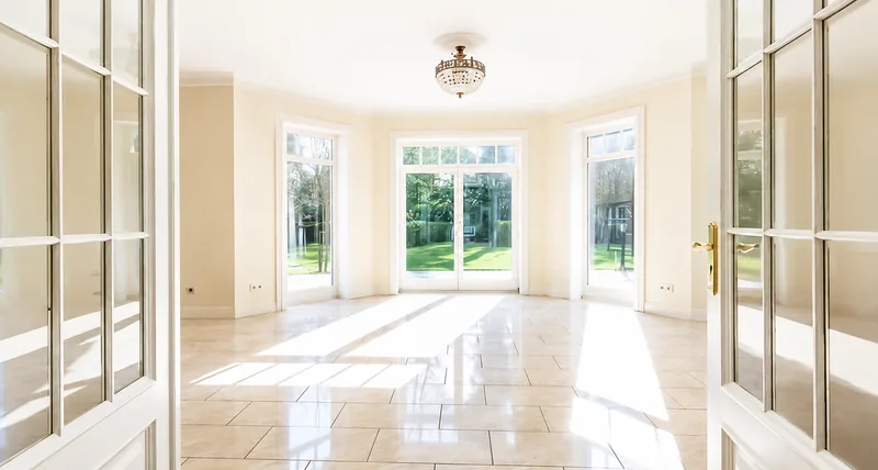 Exclusive Villa with Park-Like Grounds in Hamburg-Hochkamp