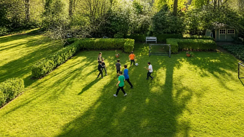 Exclusive Villa with Park-Like Grounds in Hamburg-Hochkamp