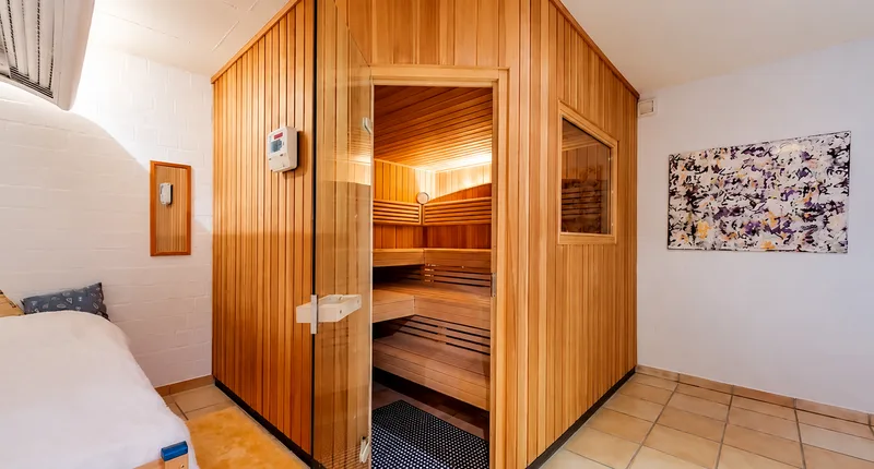 Exclusive Villa with Park-Like Grounds in Hamburg-Hochkamp