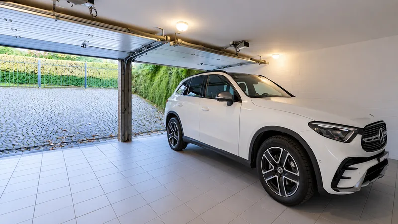 Exclusive Villa with Park-Like Grounds in Hamburg-Hochkamp