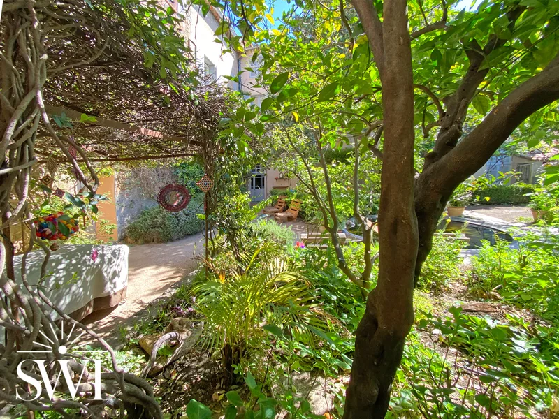 GEM IN THE HEART OF RAMATUELLE WITH SOUTH-FACING BALCONY