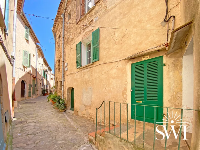 GEM IN THE HEART OF RAMATUELLE WITH SOUTH-FACING BALCONY