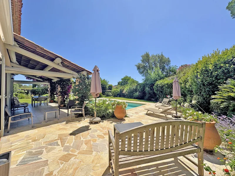 SOLD IN LESS THAN ONE MONTH IN A SOUGHT-AFTER PRIVATE ESTATE IN GASSIN