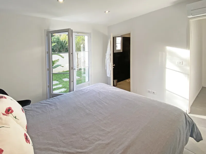 ÉLÉGANTE MAISON AVEC PISCINE ET TERRAIN DE PÉTANQUE