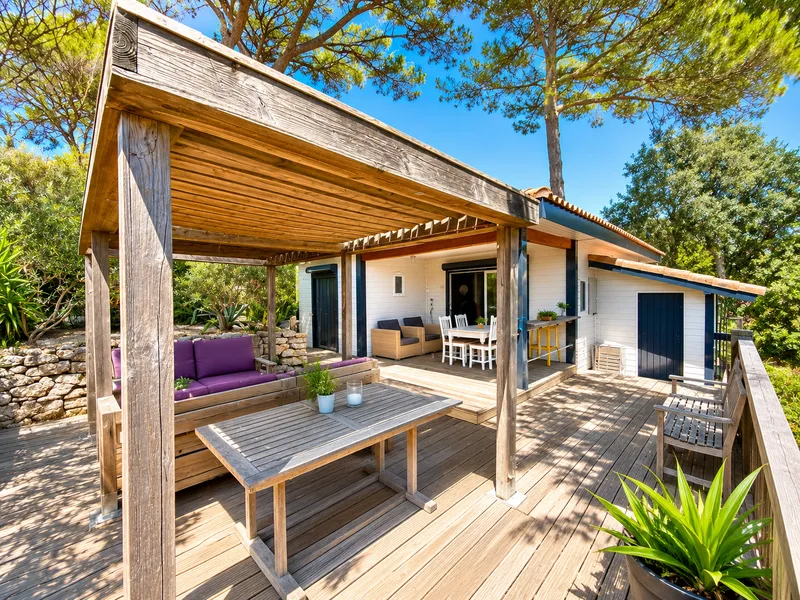 TURNKEY HOUSE IN A PEACEFUL SETTING WITH A SOUTH-FACING TERRACE