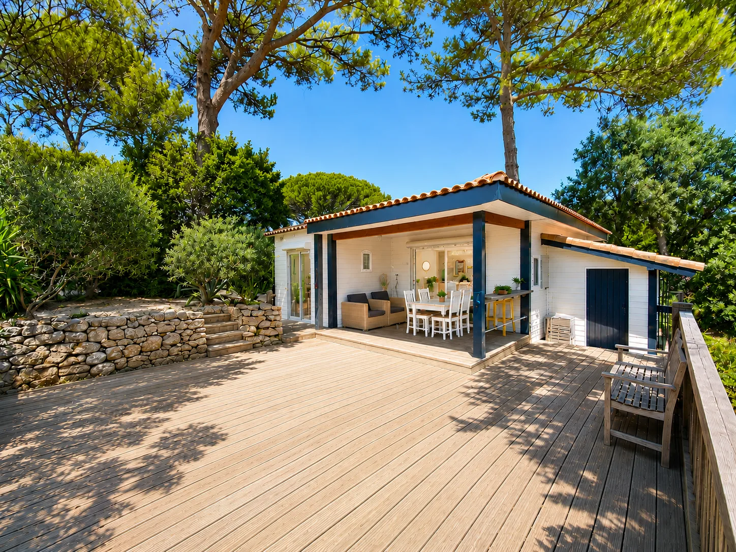 TURNKEY HOUSE IN A PEACEFUL SETTING WITH A SOUTH-FACING TERRACE