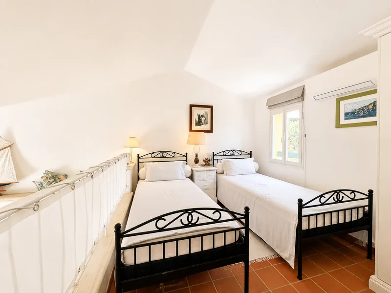 RAMATUELLE — APARTMENT WITHIN WALKING DISTANCE OF THE BEACH
